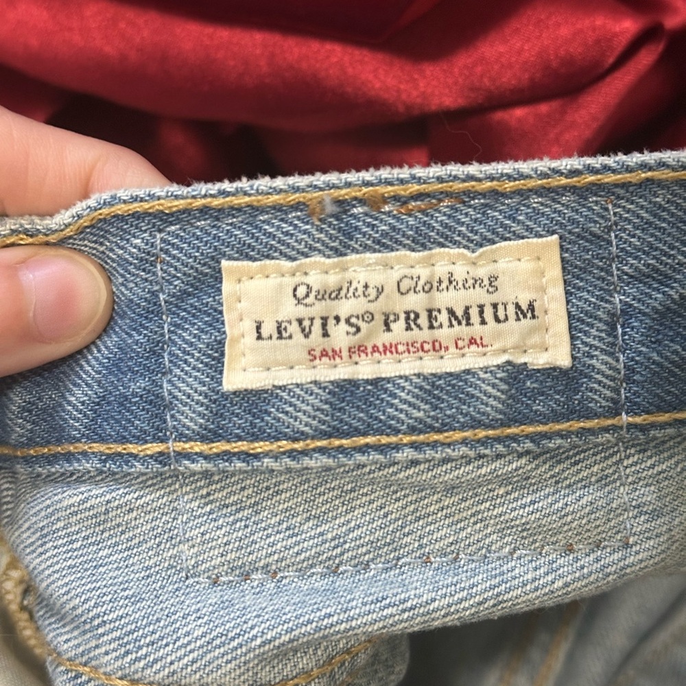 Levi’s Women’s 501 High Waisted Distressed Denim Shorts Medium Wash 28” waist - Picture 7 of 10